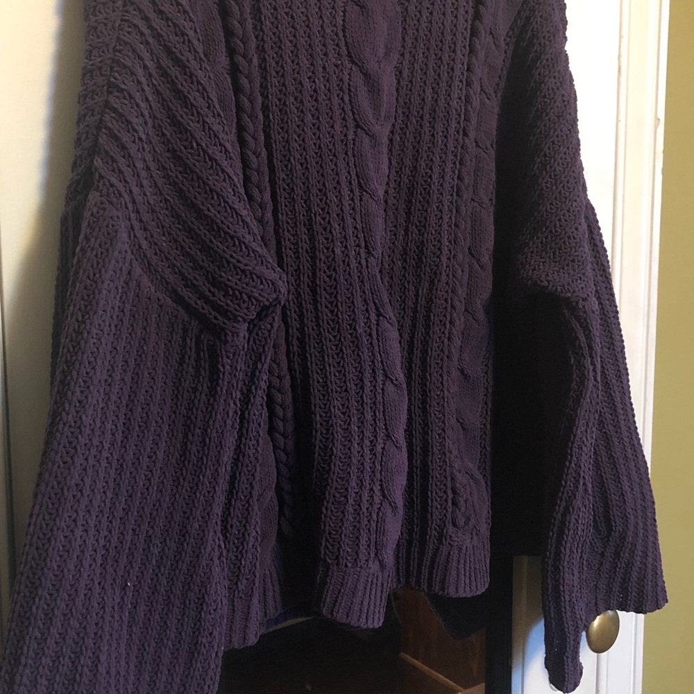 Universal Thread Crew Neck Sweater